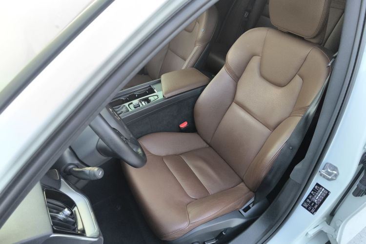 沃尔沃S60 2021款 T4 智逸豪华版中控内饰19