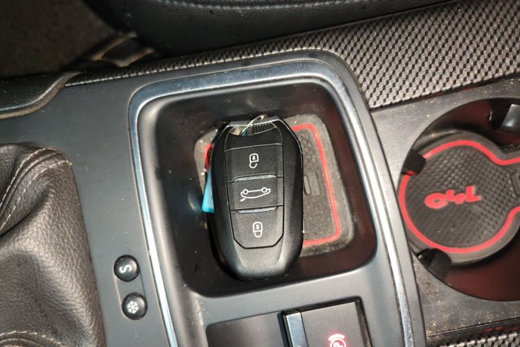 雪铁龙C4L 2016款 1.6T 自动领先型中控内饰7001