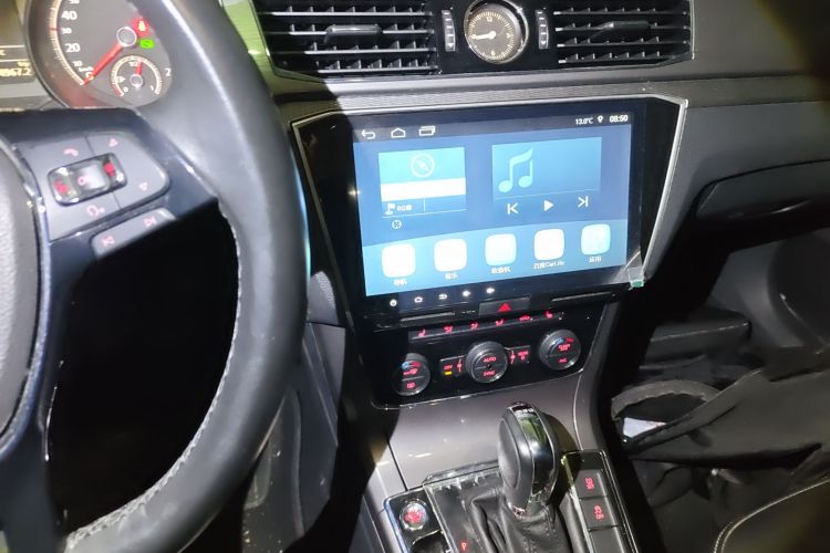 大众 帕萨特 2017款 330TSI DSG尊荣版中控内饰16