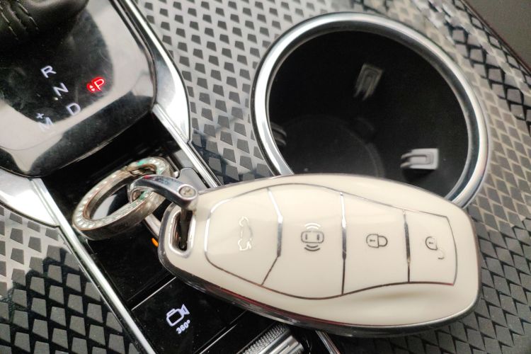 红旗HS3 2023款 1.5T 两驱善为版中控内饰11