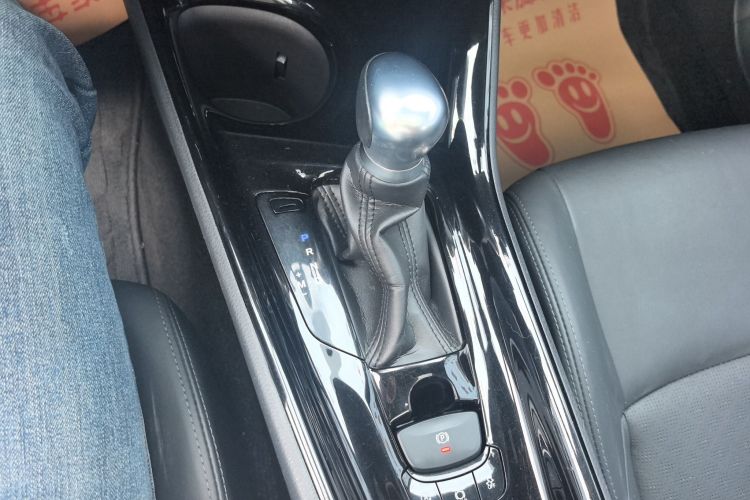 丰田 奕泽IZOA 2018款 2.0L 奕驰版 国VI中控内饰18