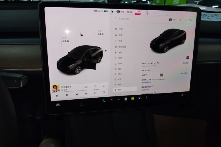 特斯拉 Model Y 2021款 标准续航后驱版中控内饰14