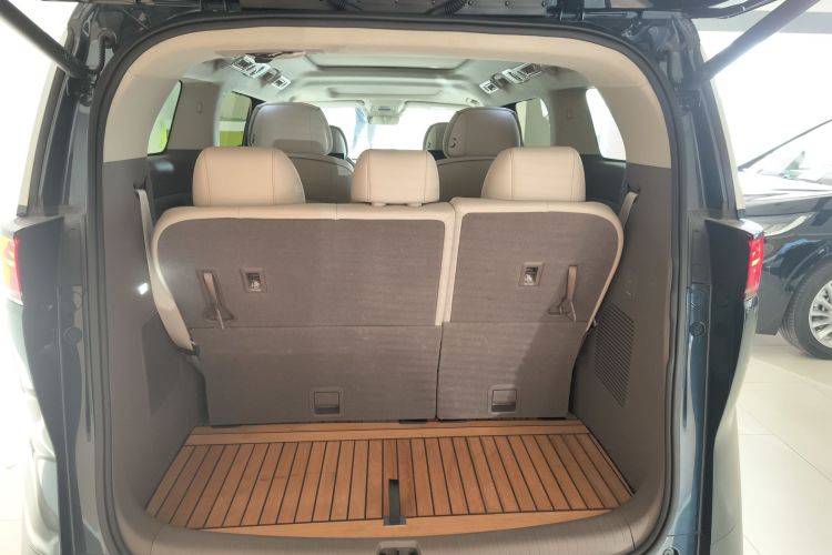 腾势D9 2022款 DM-i 970 四驱旗舰型机舱底盘23