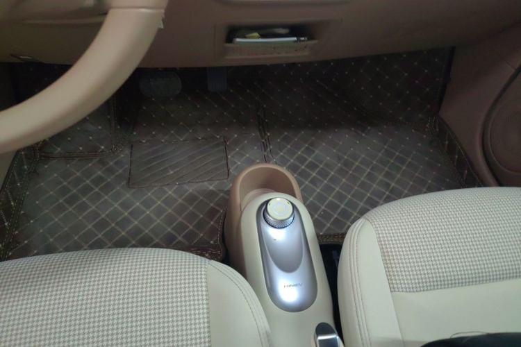 五菱汽车 宏光MINIEV 2025款 四门版 进阶款中控内饰18