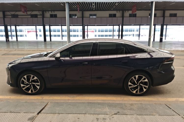 吉利银河 银河L6 2023款 125km 星舰车身外观4