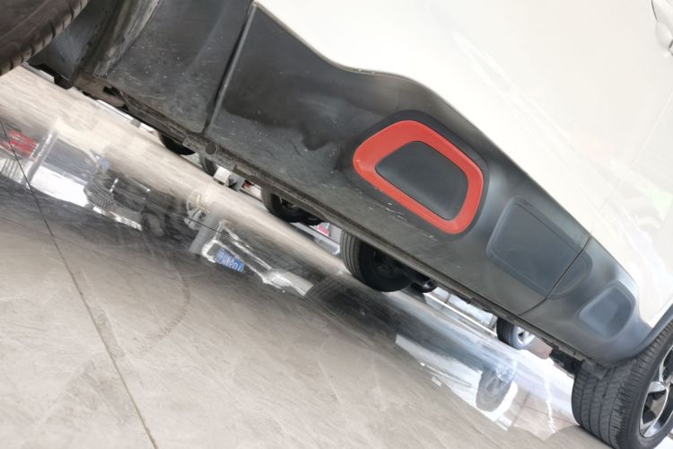 雪铁龙 天逸 C5 AIRCROSS 2017款 380THP 豪华型机舱底盘30