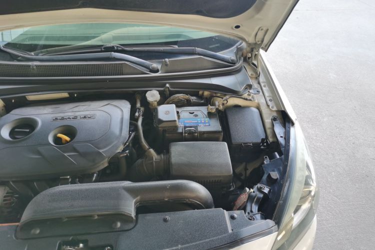 现代 名图 2014款 1.8L 自动尊贵型DLX机舱底盘26