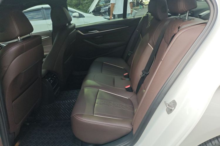 宝马5系 2021款 改款 530Li 领先型 M运动套装中控内饰7004