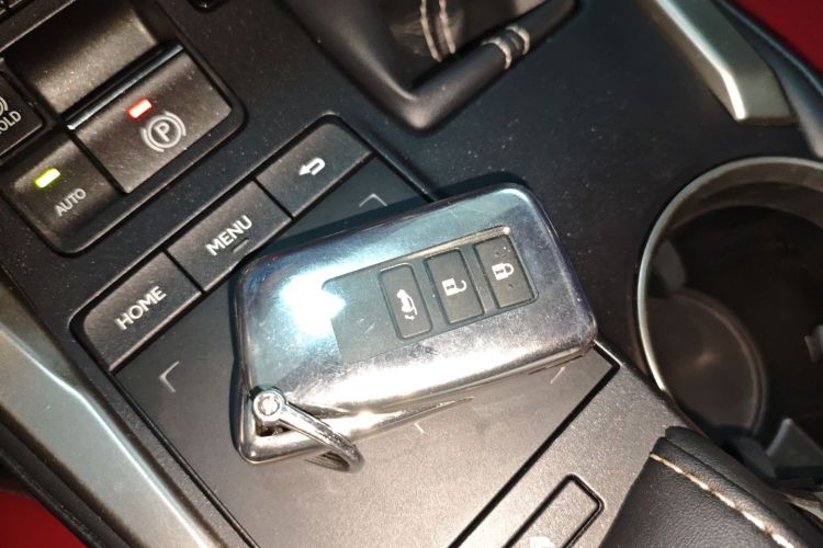 雷克萨斯NX 2020款 300h 前驱 锋尚版 国VI中控内饰11