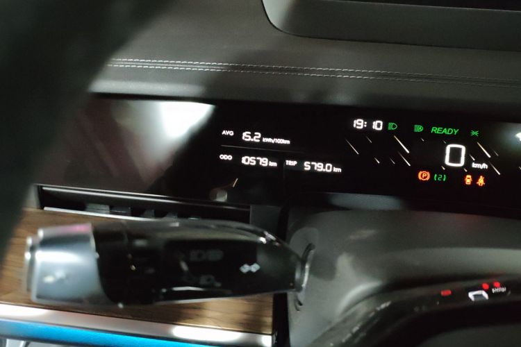 哪吒汽车 哪吒S 2022款 纯电 715km 后驱中版中控内饰15