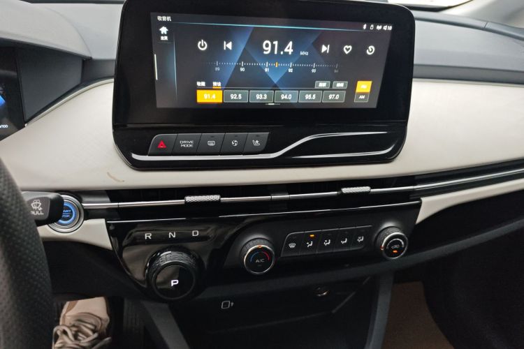 奔腾NAT 2023款 PRO 舒享出行加长版 425km中控内饰16