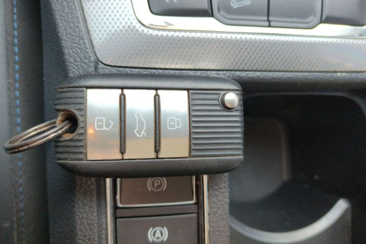 荣威RX5 2020款 20T 自动4G互联百万款中控内饰11