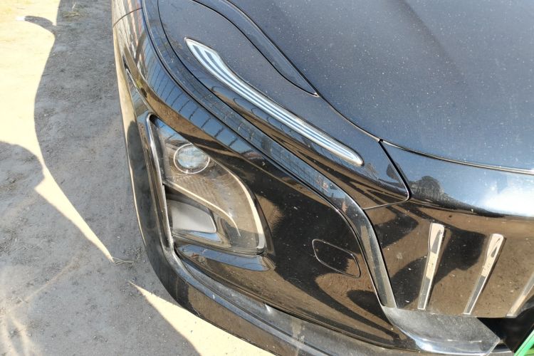 红旗E-QM5 2021款 充电 旗享版车身外观8