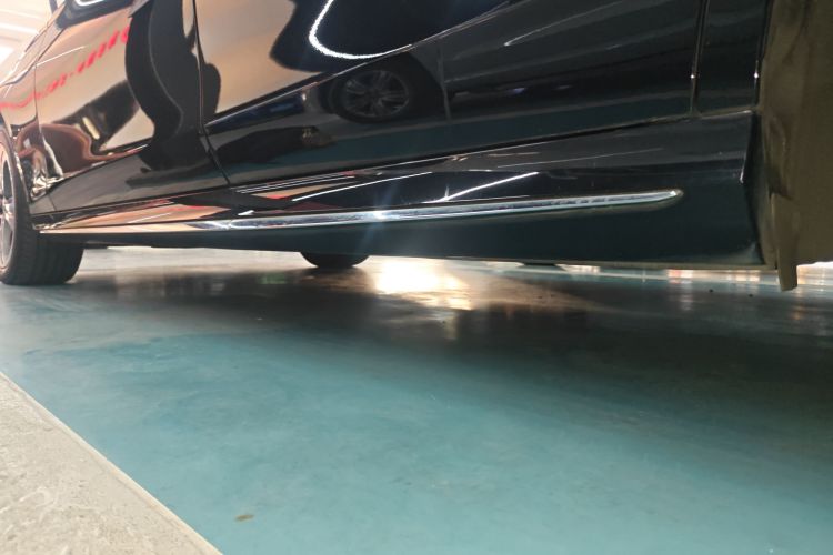 奔驰E级 2019款 E 260 L 运动型局部细节9002