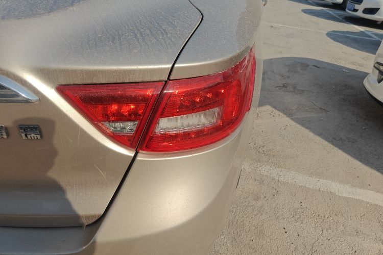 吉利汽车 博瑞 2015款 2.4L 舒适型车身外观9