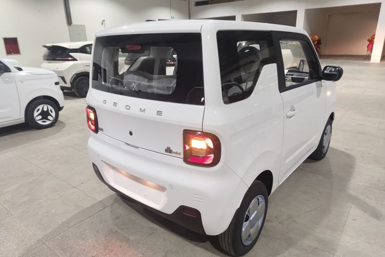 吉利银河 2024款 熊猫mini 200km 耐力熊车身外观7