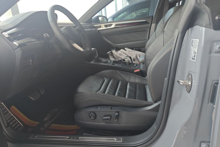 一汽-大众CC 2023款 380TSI 夺目版中控内饰19