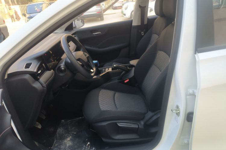 荣威i5 2026款 1.5L 手动舒享版中控内饰19