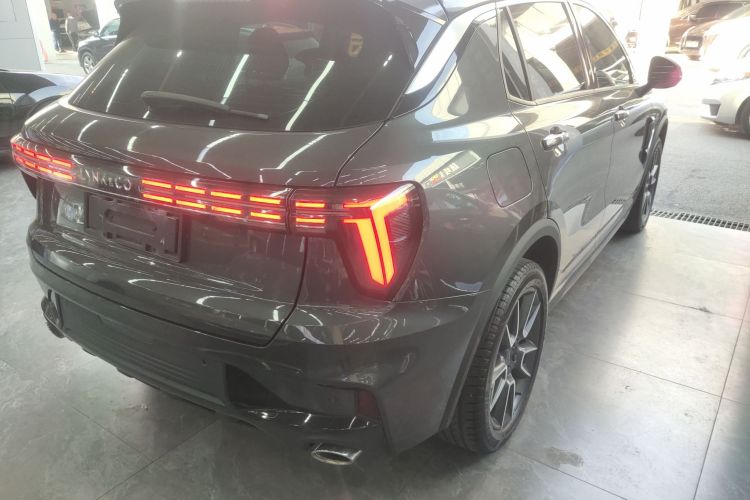 领克01 2023款 2.0TD 两驱型Pro车身外观9