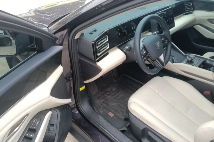 比亚迪 秦L 2024款 DM-i 80KM领先型中控内饰7003