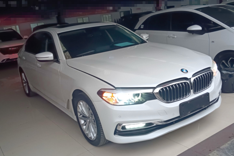 宝马5系 2019款 525Li 豪华套装车身外观6002