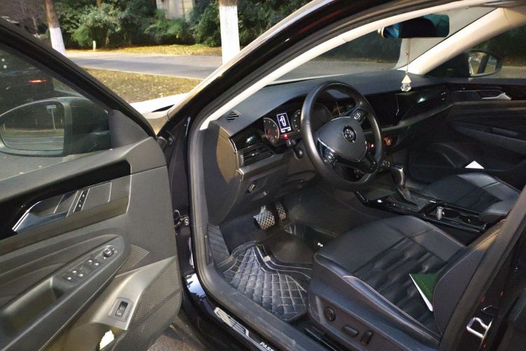 大众 帕萨特 2019款 330TSI 精英版 国V中控内饰20