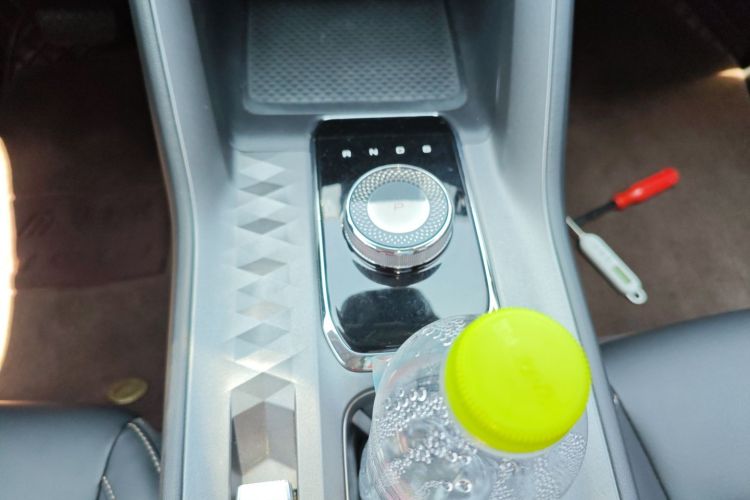 五菱汽车 五菱星云 2023款 2.0L DHT 旗舰版中控内饰18