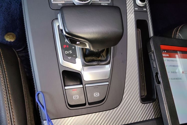 奥迪Q5L 2018款 45 TFSI 尊享时尚型 国V中控内饰18