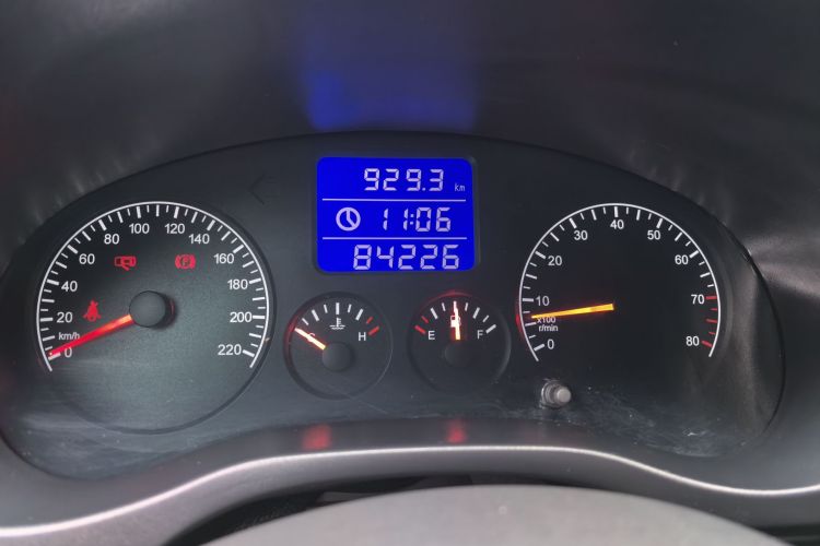 奇瑞 瑞虎3 2015款 1.6L 手动智尚纪念版中控内饰14