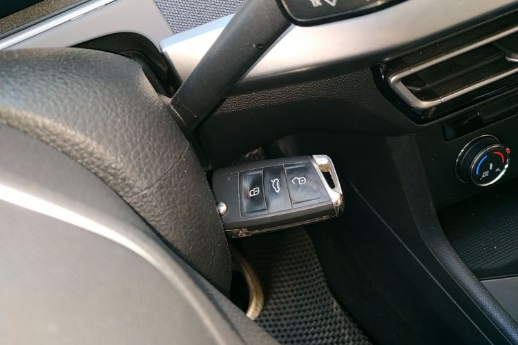 大众 朗逸 2023款 改款 1.5L 自动得逸版中控内饰7001