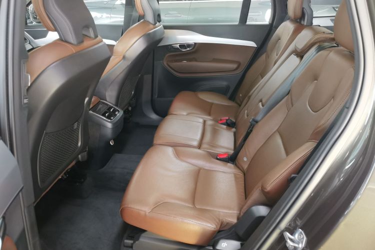 沃尔沃XC90 2019款 T5 智逸版 7座 国V中控内饰21