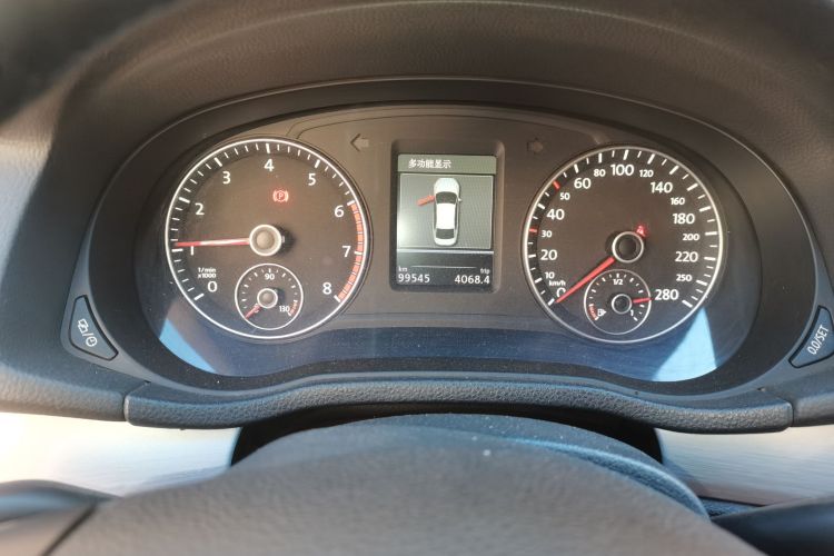 大众 帕萨特 2015款 1.8TSI DSG御尊版中控内饰15