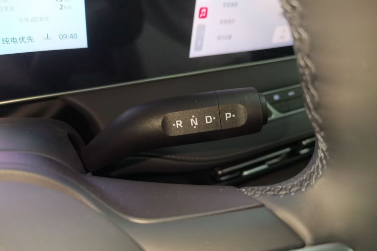 荣威D7 2025款 DMH 125km 世界冠军版中控内饰18