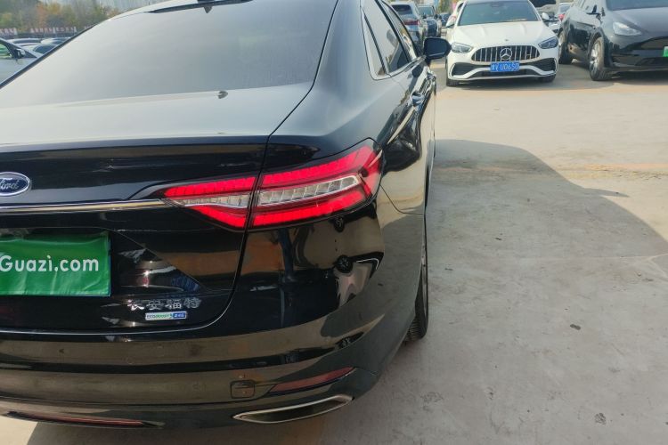 福特 金牛座 2019款 EcoBoost 245 尊享版车身外观9