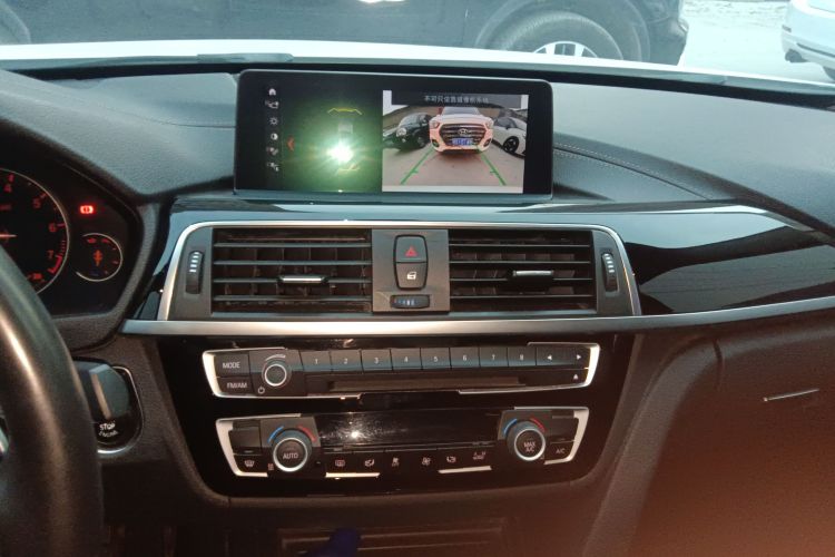 宝马3系 2019款 320Li M运动套装中控内饰16