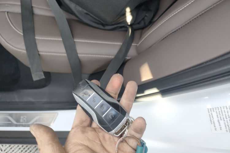 比亚迪 汉 2021款 EV 标准续航版豪华型中控内饰11