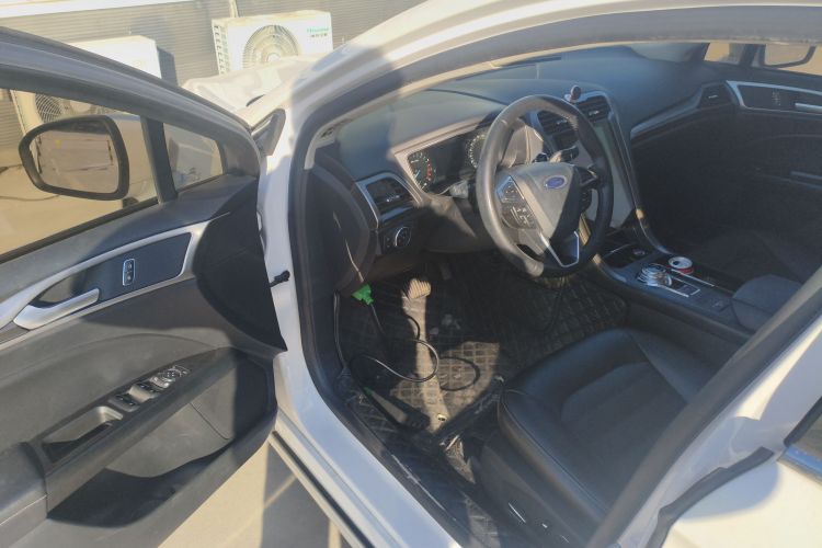 福特 蒙迪欧 2017款 改款 EcoBoost 180 时尚型中控内饰7003