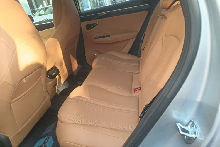 吉利银河 银河L7 2025款 EM-i 115km 探索+版中控内饰21