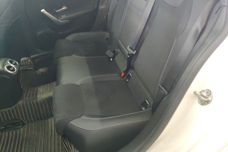 奔驰A级 2020款 改款 A 200 L 运动轿车时尚型中控内饰21