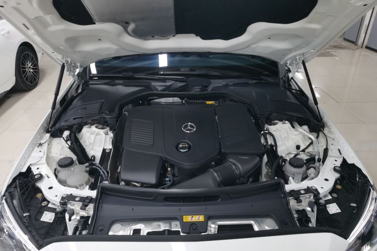 奔驰C级 2022款 改款 C 260 L 皓夜运动版机舱底盘24