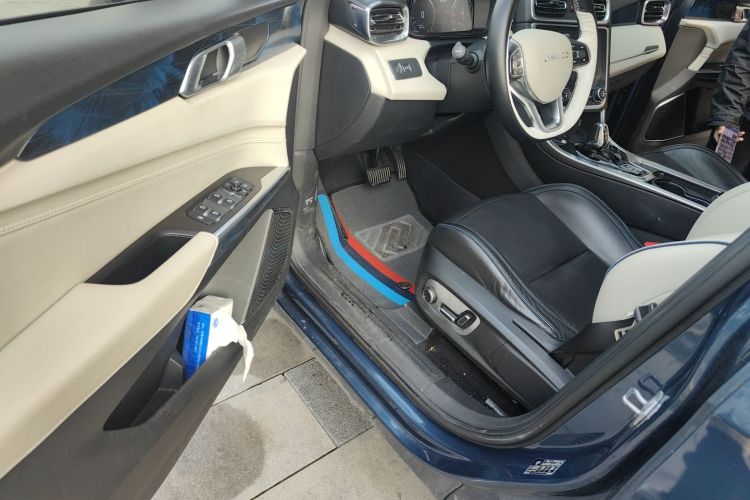 领克01 2017款 2.0T 两驱耀Pro版中控内饰20