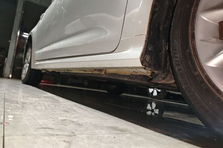 丰田 卡罗拉 2021款 1.2T S-CVT精英PLUS版局部细节9001