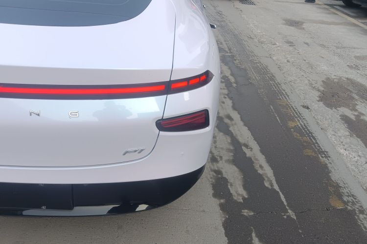 小鹏P7 2022款 480G+车身外观6006