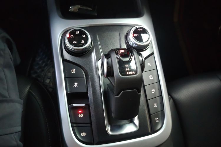 坦克300 2023款 越野版 2.0T 征服者中控内饰18