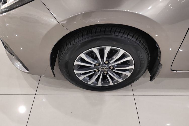 丰田 卡罗拉 2017款 改款 1.2T S-CVT GL车身外观6007