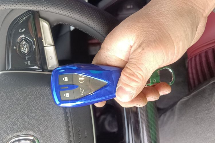 长安 逸动 2025款 PLUS 1.4T 双离合高能版中控内饰7001