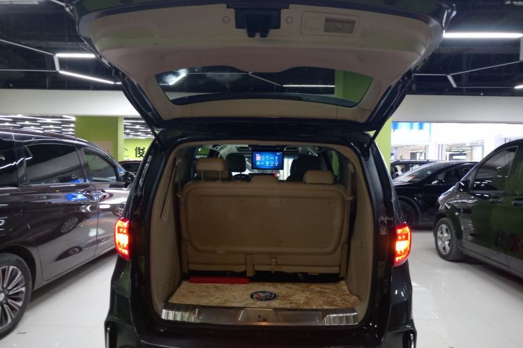 别克GL8 2018款 28T 豪华型 国VI机舱底盘23