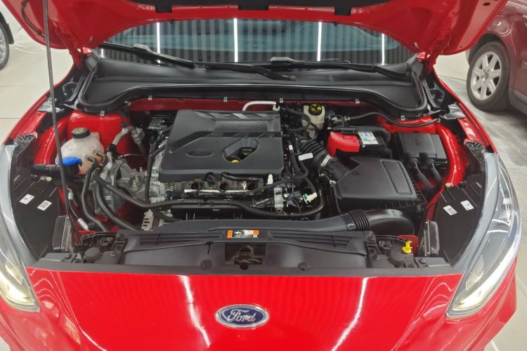 福特 福克斯 2021款 三厢 EcoBoost 180 自动ST Line机舱底盘24