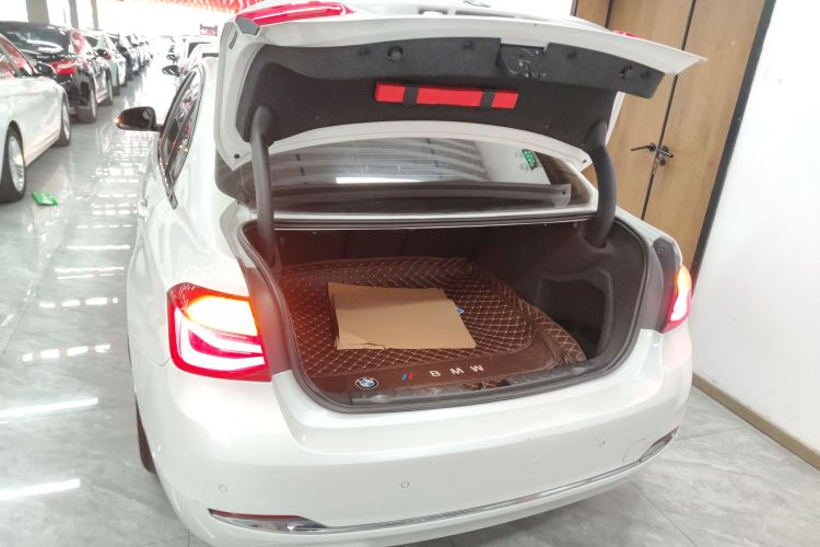 宝马3系 2017款 320Li 时尚型局部细节23