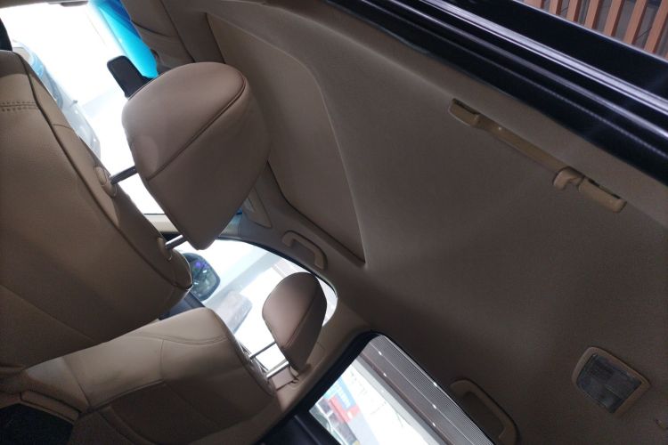 本田 歌诗图 2012款 2.4L 豪华版中控内饰22